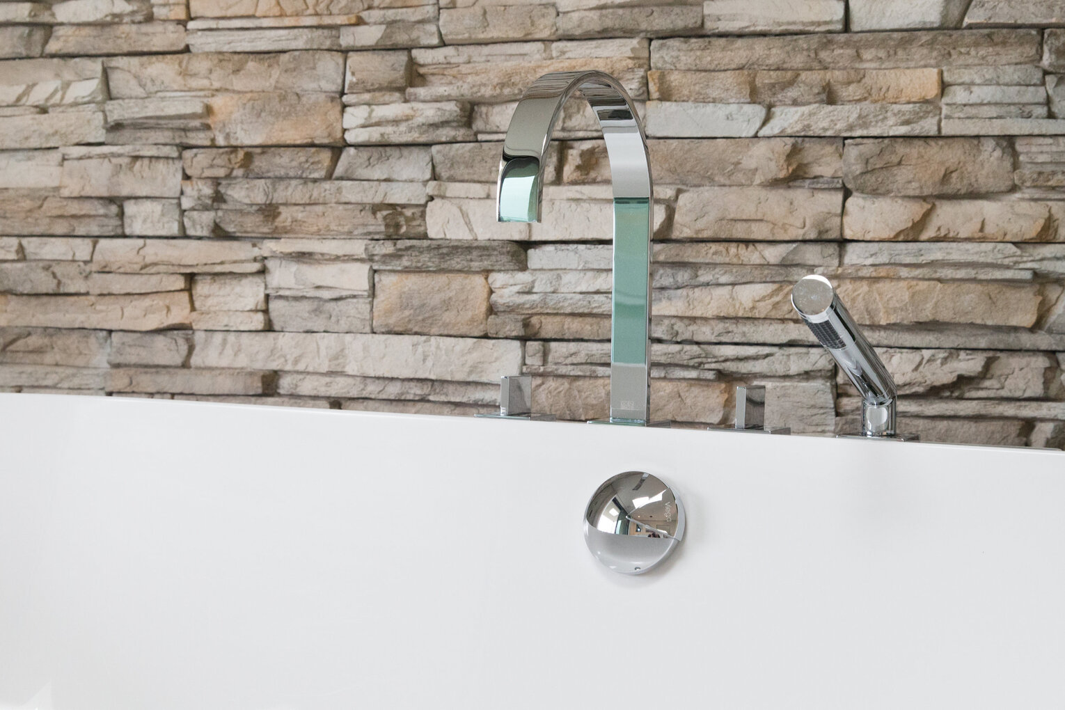 Wasserhahn Badewanne